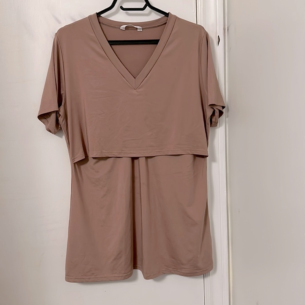 V-neck pink nursing T-shirt.